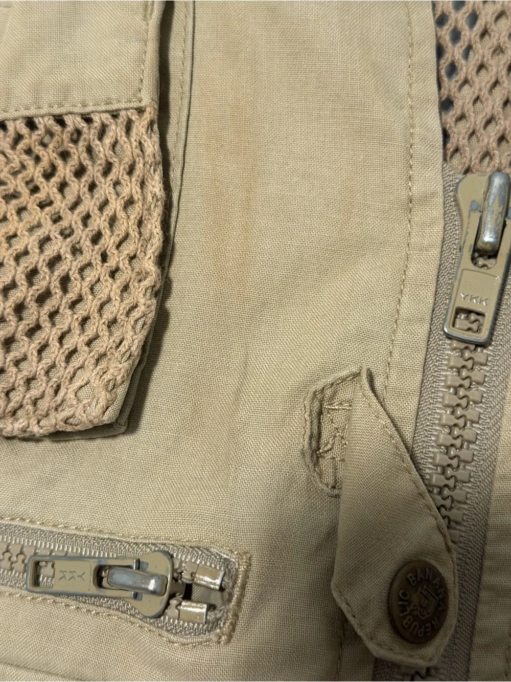 Banana Republic Safari Photographer Hiking Hunting Camping Fishing Khaki Vest M